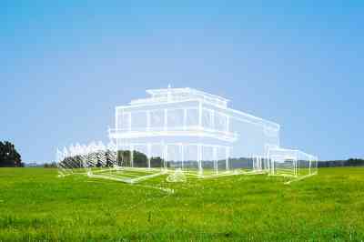 Wiese mit weißer Hausskizze darüber - © by-studio - stock.adobe.com